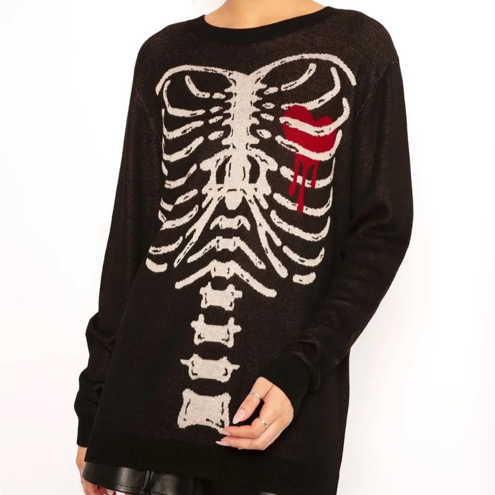 Blackmilk “UNDER MY SKIN CREW KNIT SWEATER” Size M/L NWT Ribcage Skeleton Heart